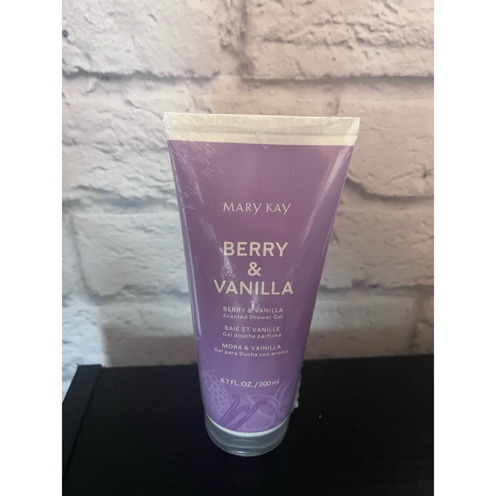 Berry and vanilla body wash